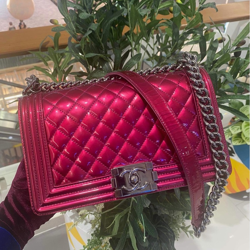 Rare🔥🔥Chanel Metallic Hot Pink Patent Medium Boy Bag - Picture 2 of 16